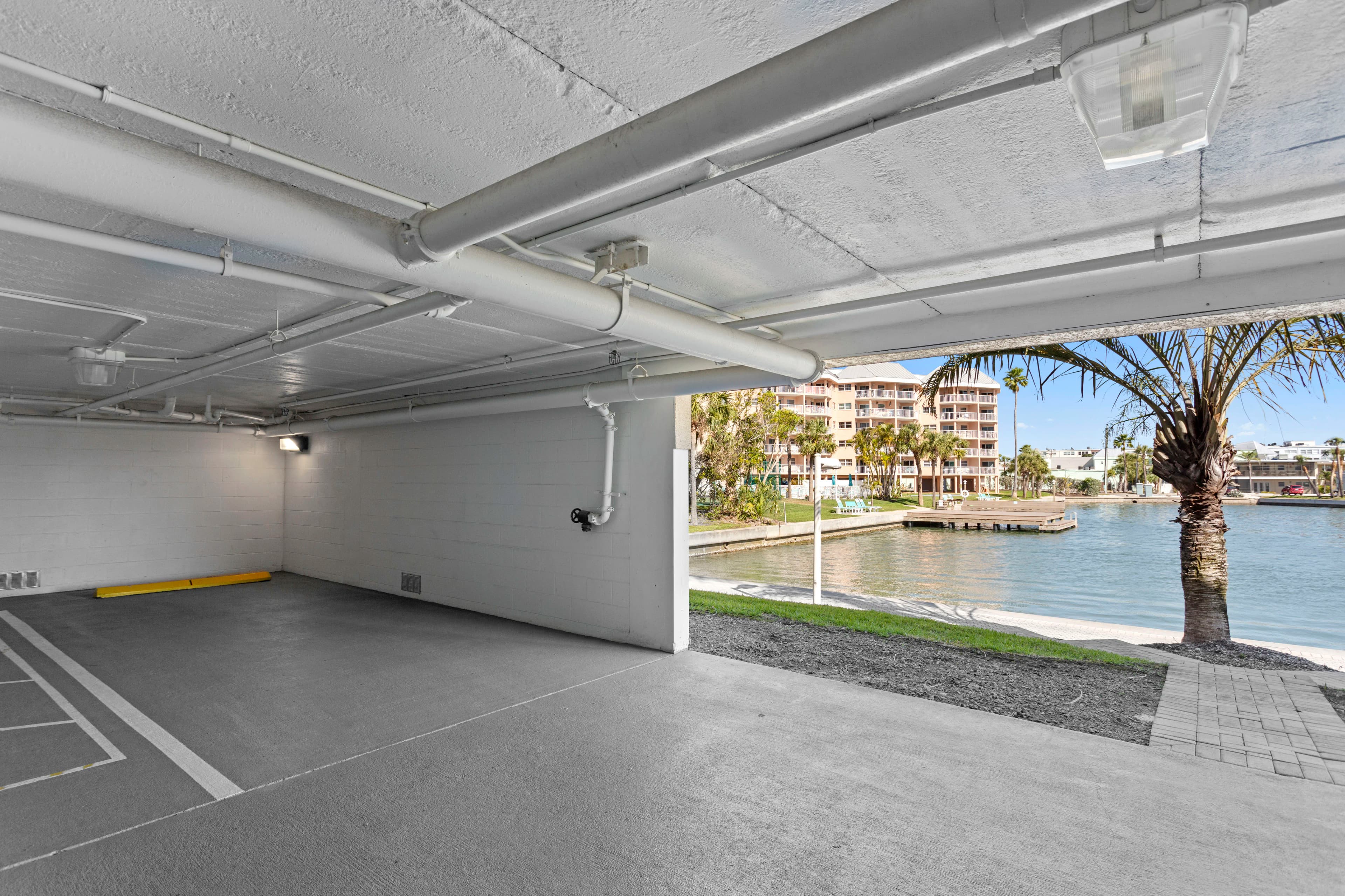 5353 Gulf Blvd Apt B103 photo 01