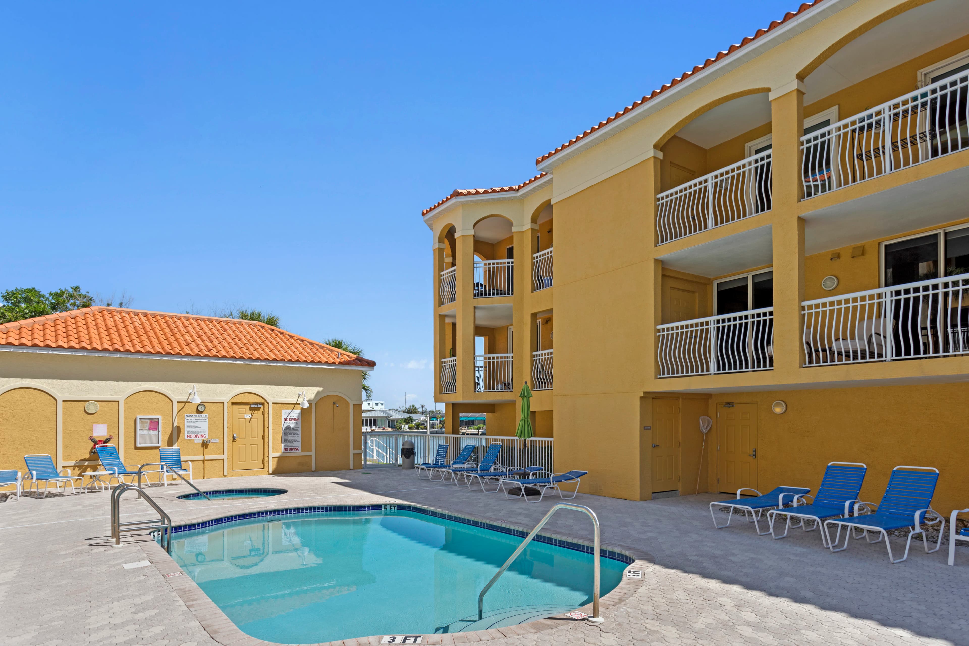 5353 Gulf Blvd Apt B103