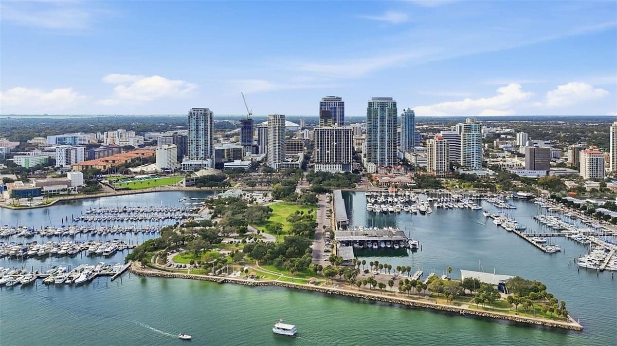 Bayfront Towers condominium building