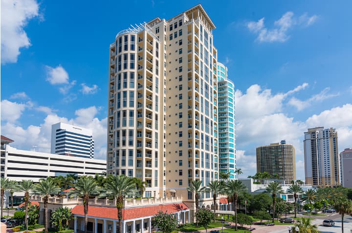 Florencia condominium building