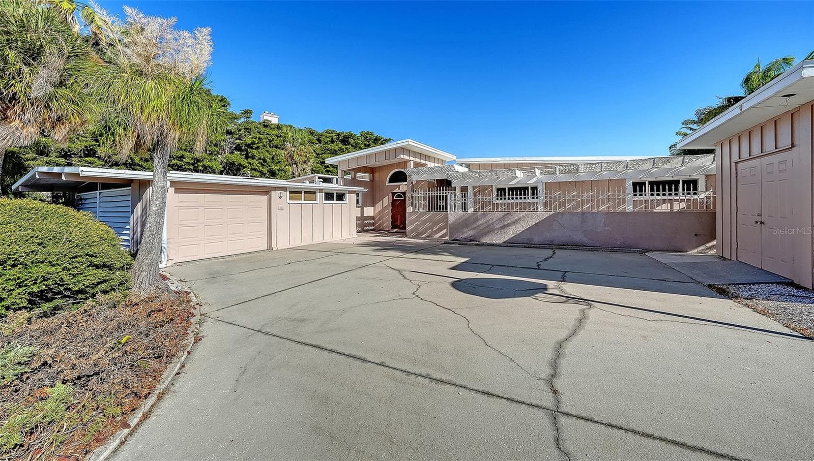 355 S Shore Drive photo 03