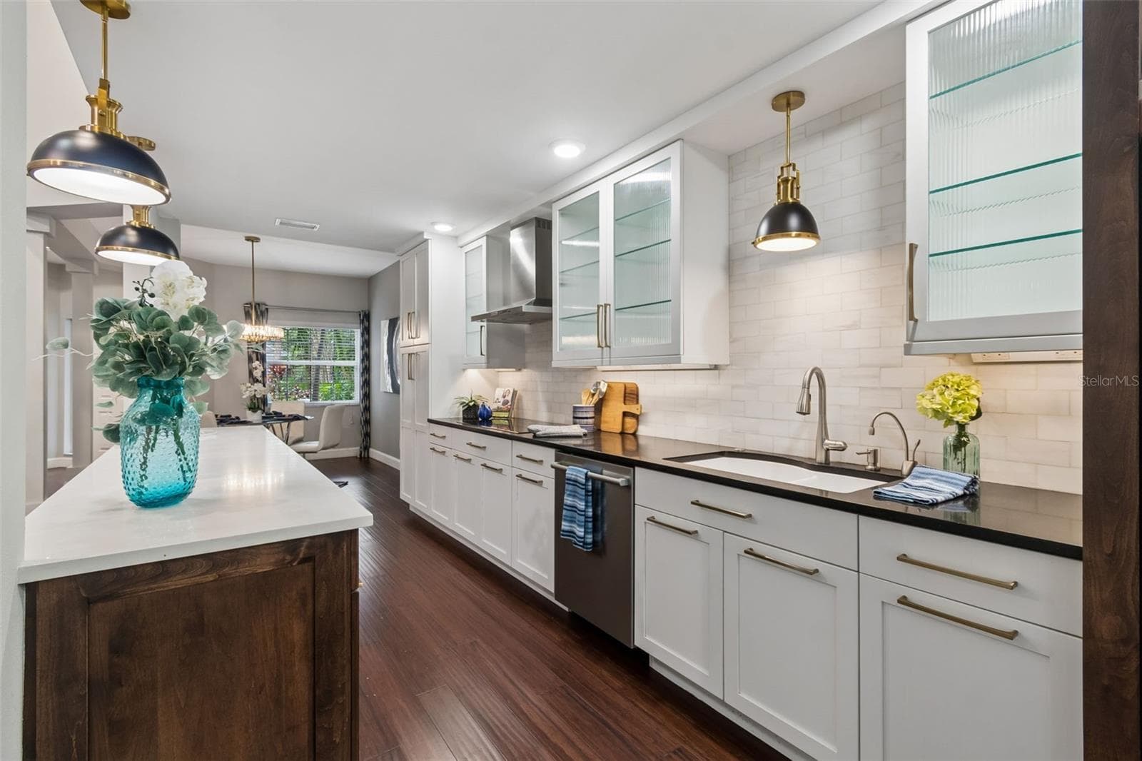 460 Date Palm Court NE photo 06