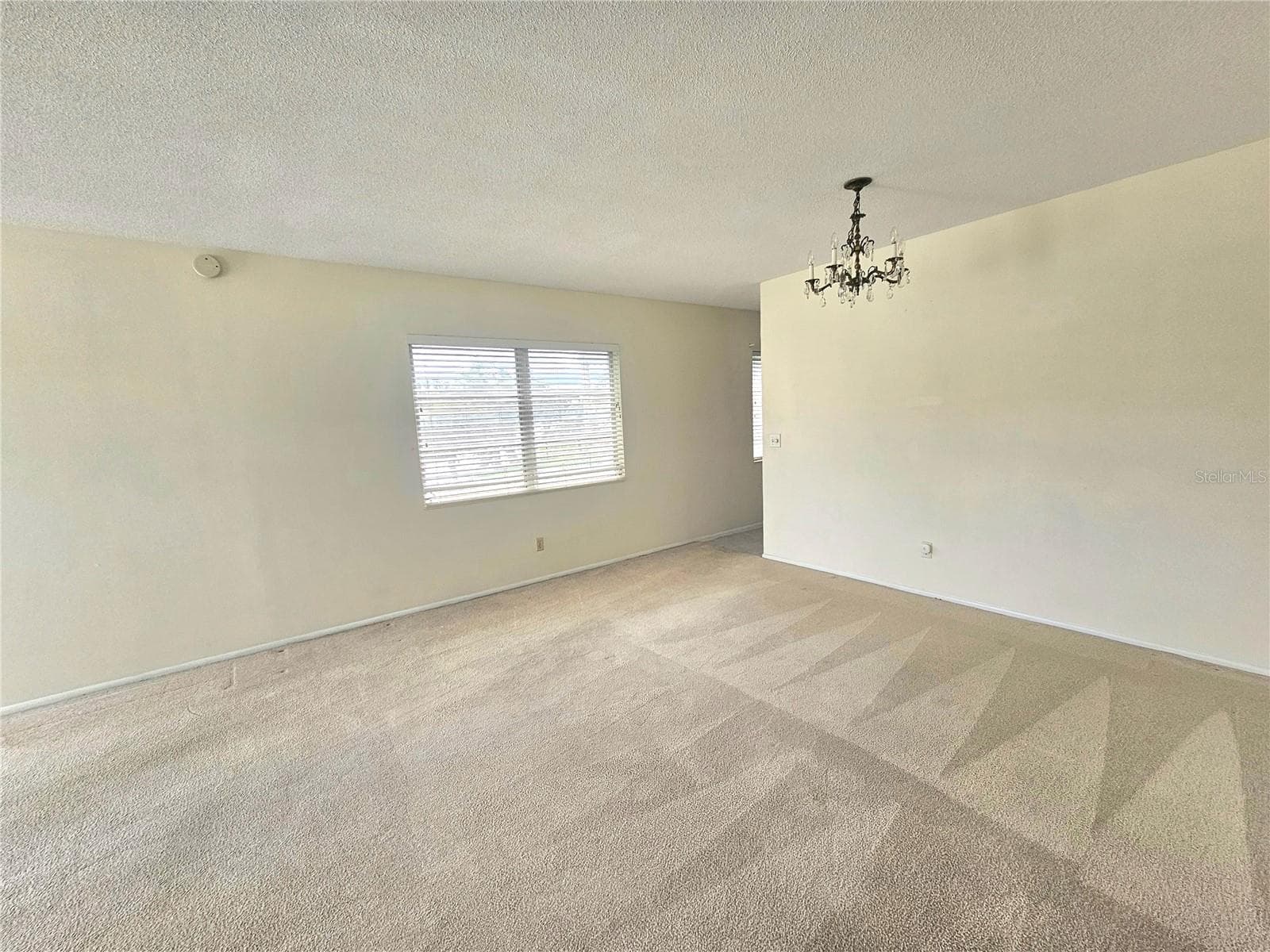 2070 World Parkway Boulevard 22 photo 04