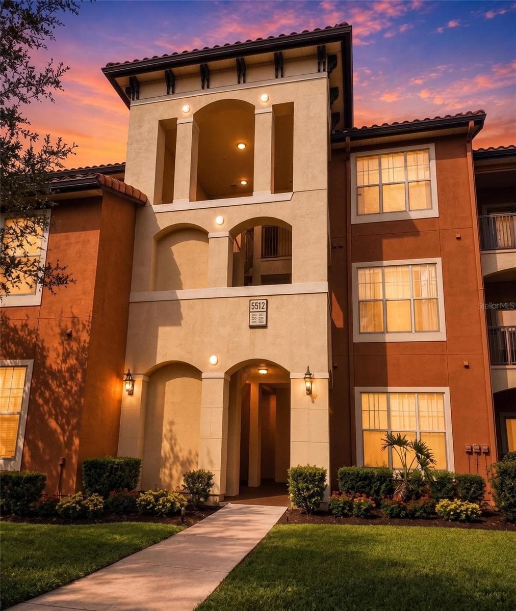 5512 Metrowest Boulevard 12-201