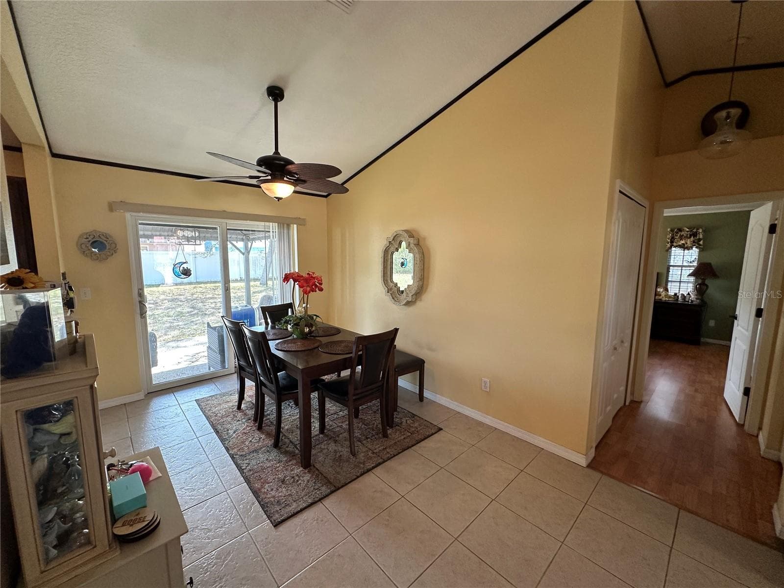 1592 Langan Avenue photo 04