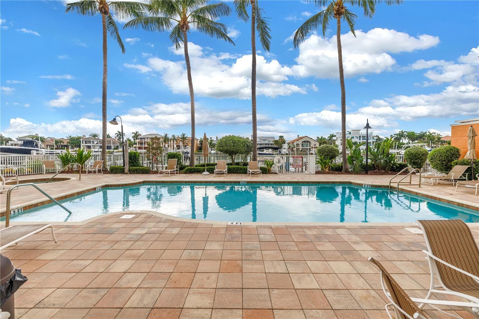 650 Pinellas Bayway S 2101 photo 03