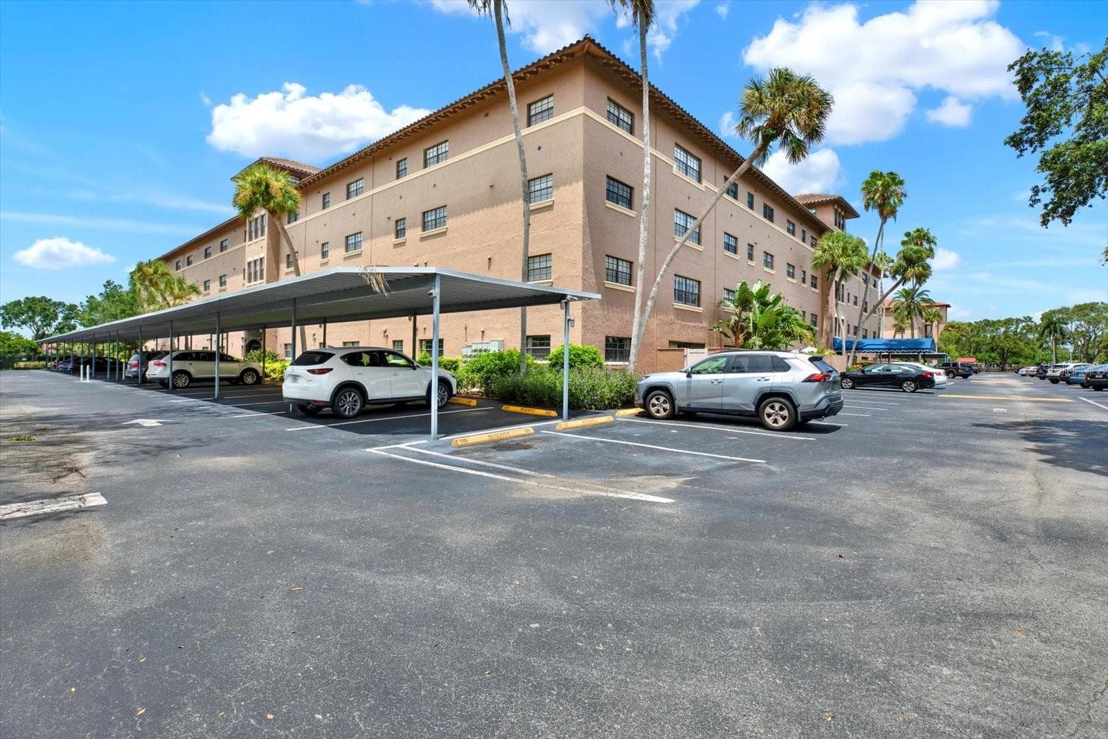 6100 Gulfport Boulevard S 111