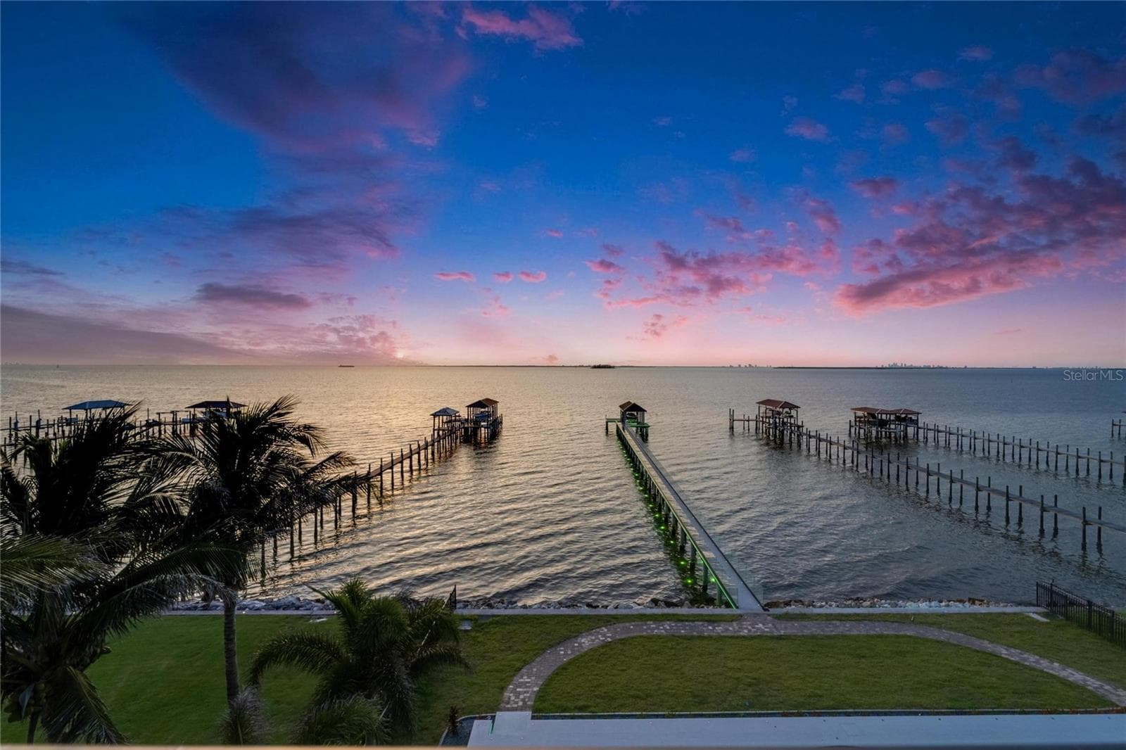 6526 Surfside Boulevard photo 02