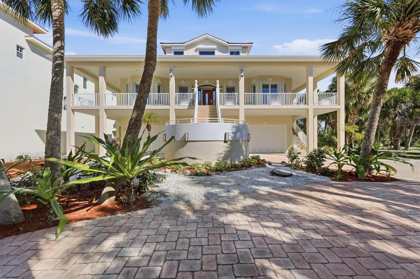 65 Palm Drive photo 02