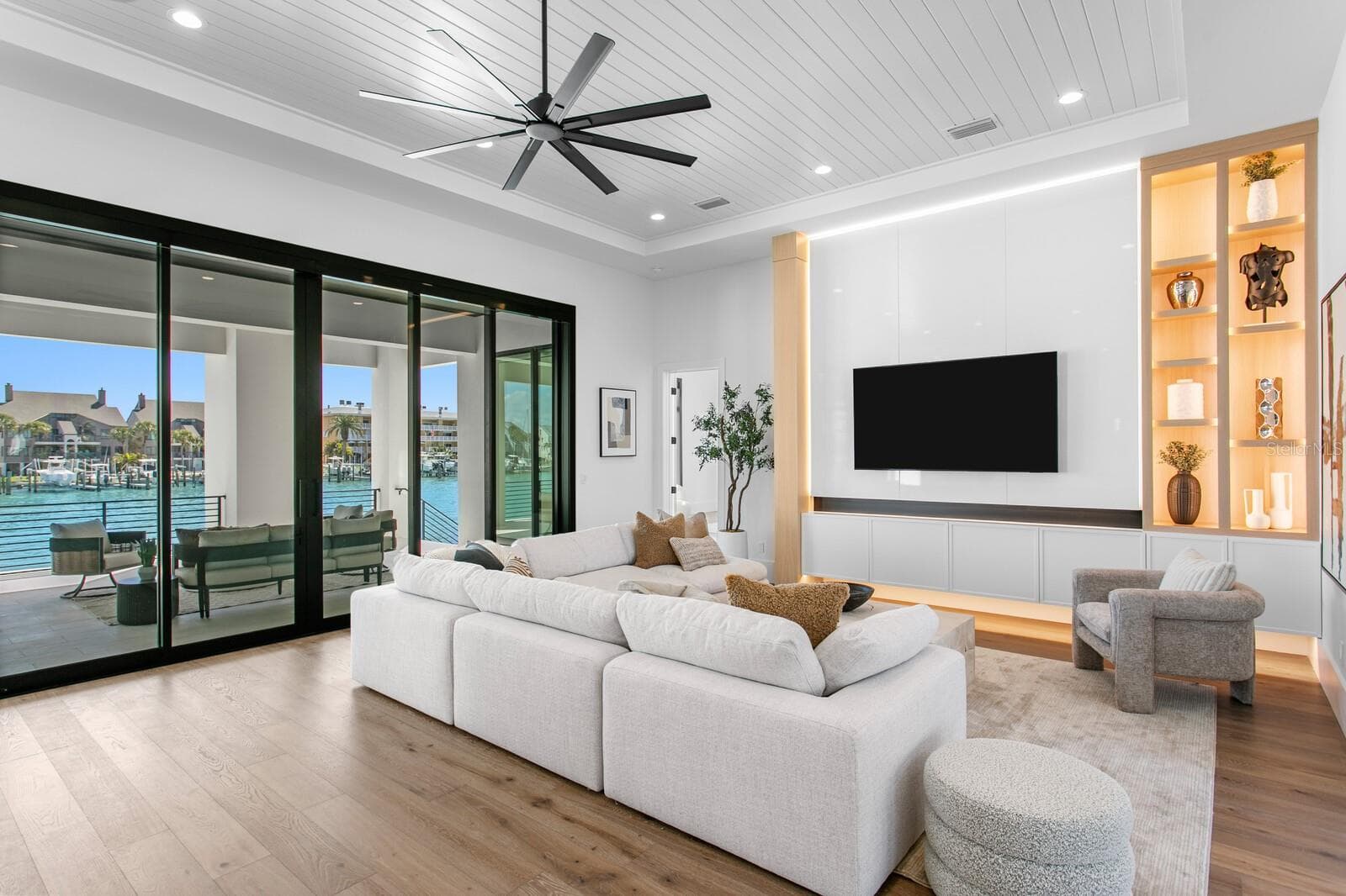 500 Barcelona Drive photo 06