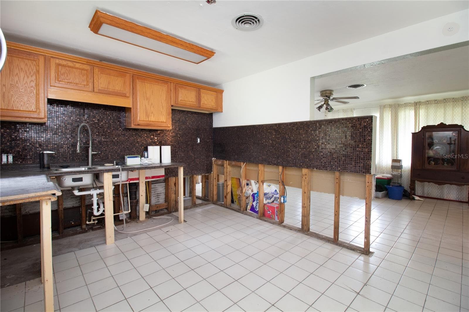 525 Hampton Avenue NE photo 07