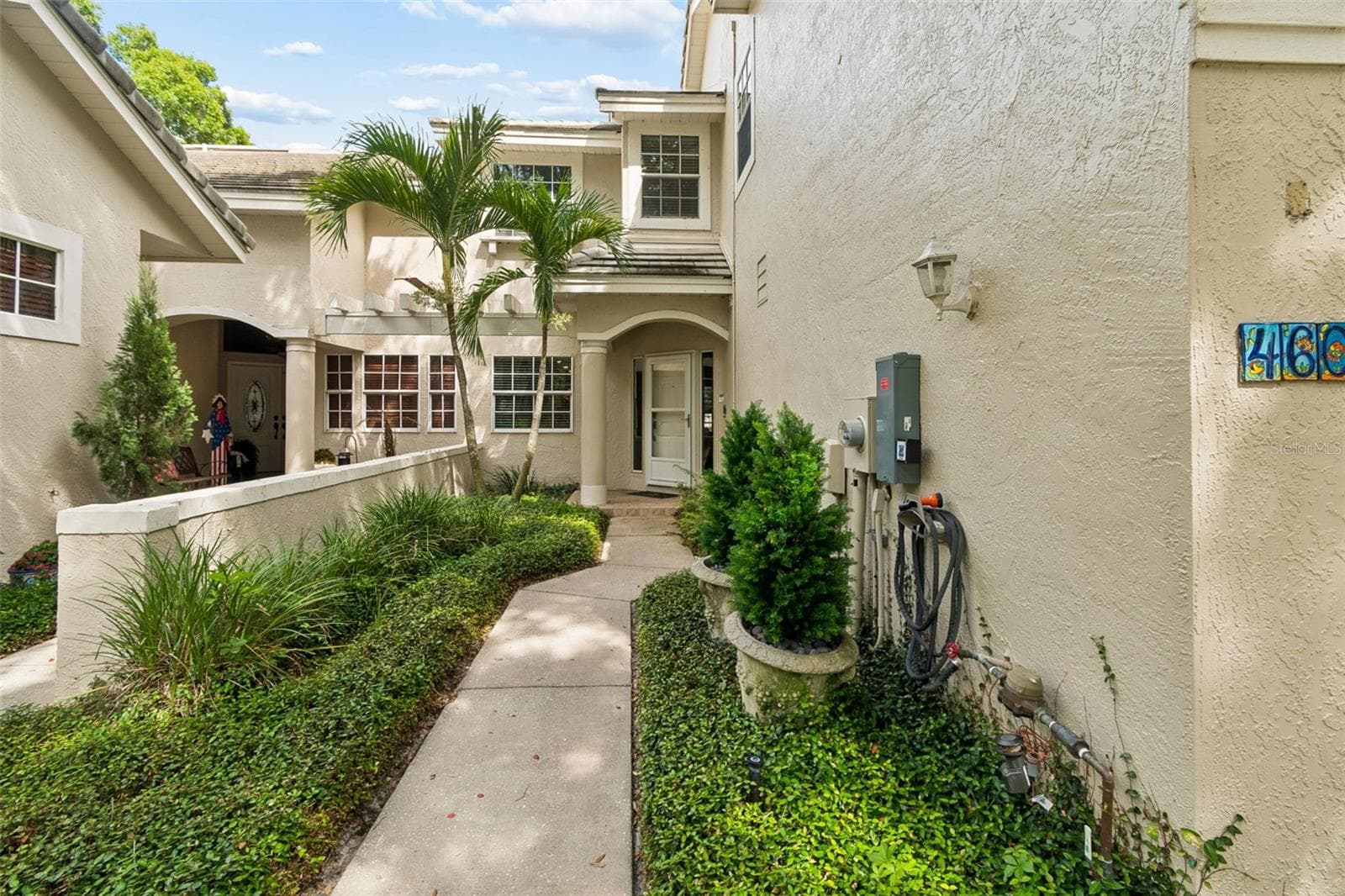460 Date Palm Court NE photo 02