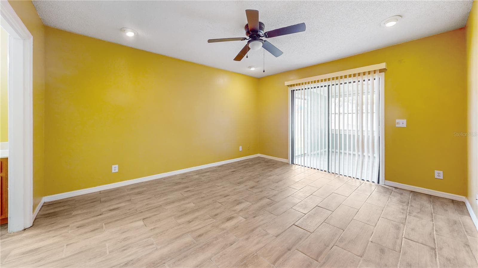305 Medina Court photo 05