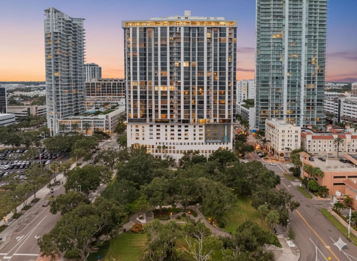 1 Beach Drive SE 2206