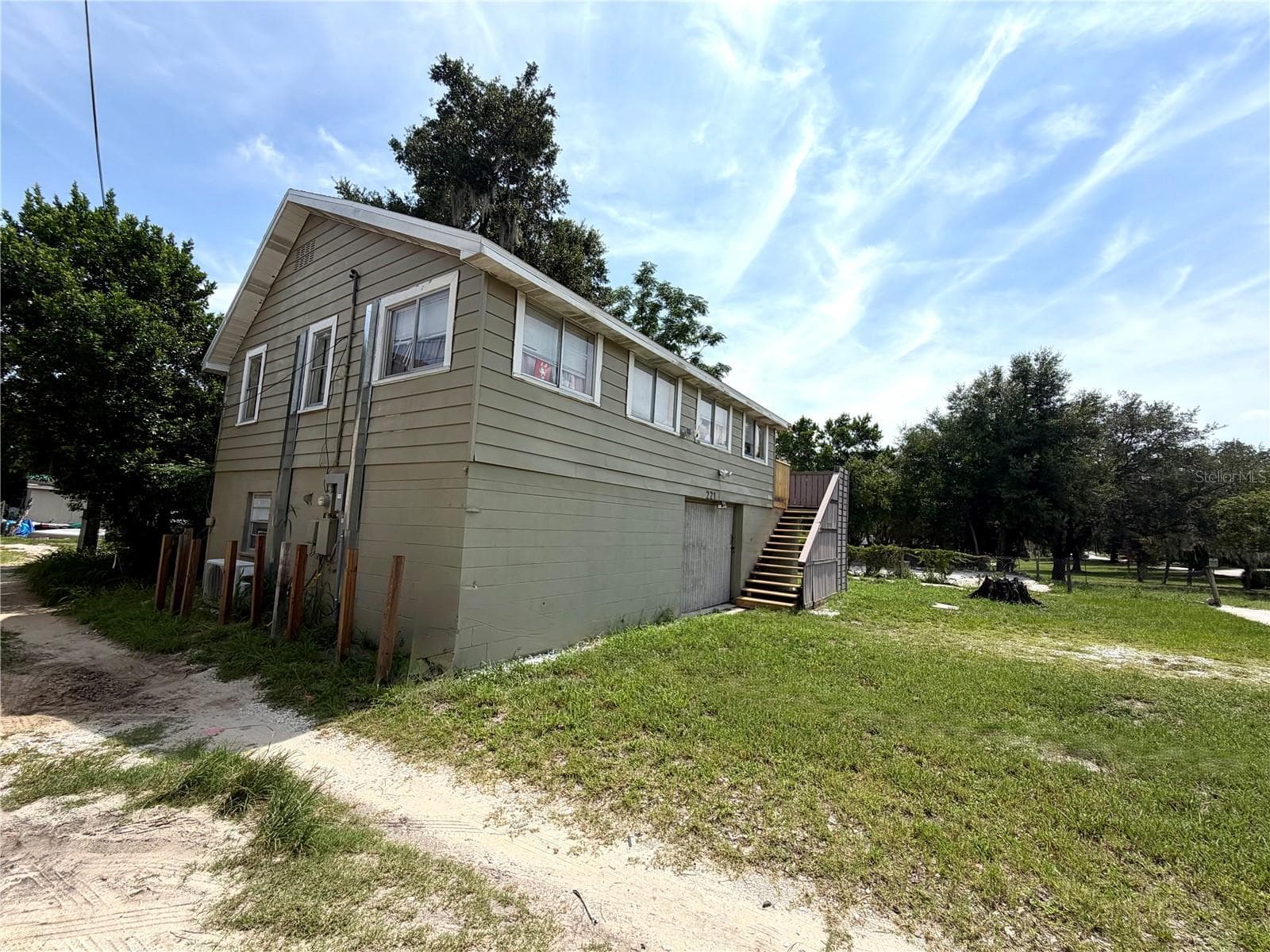 221 Avenue C NE photo 06