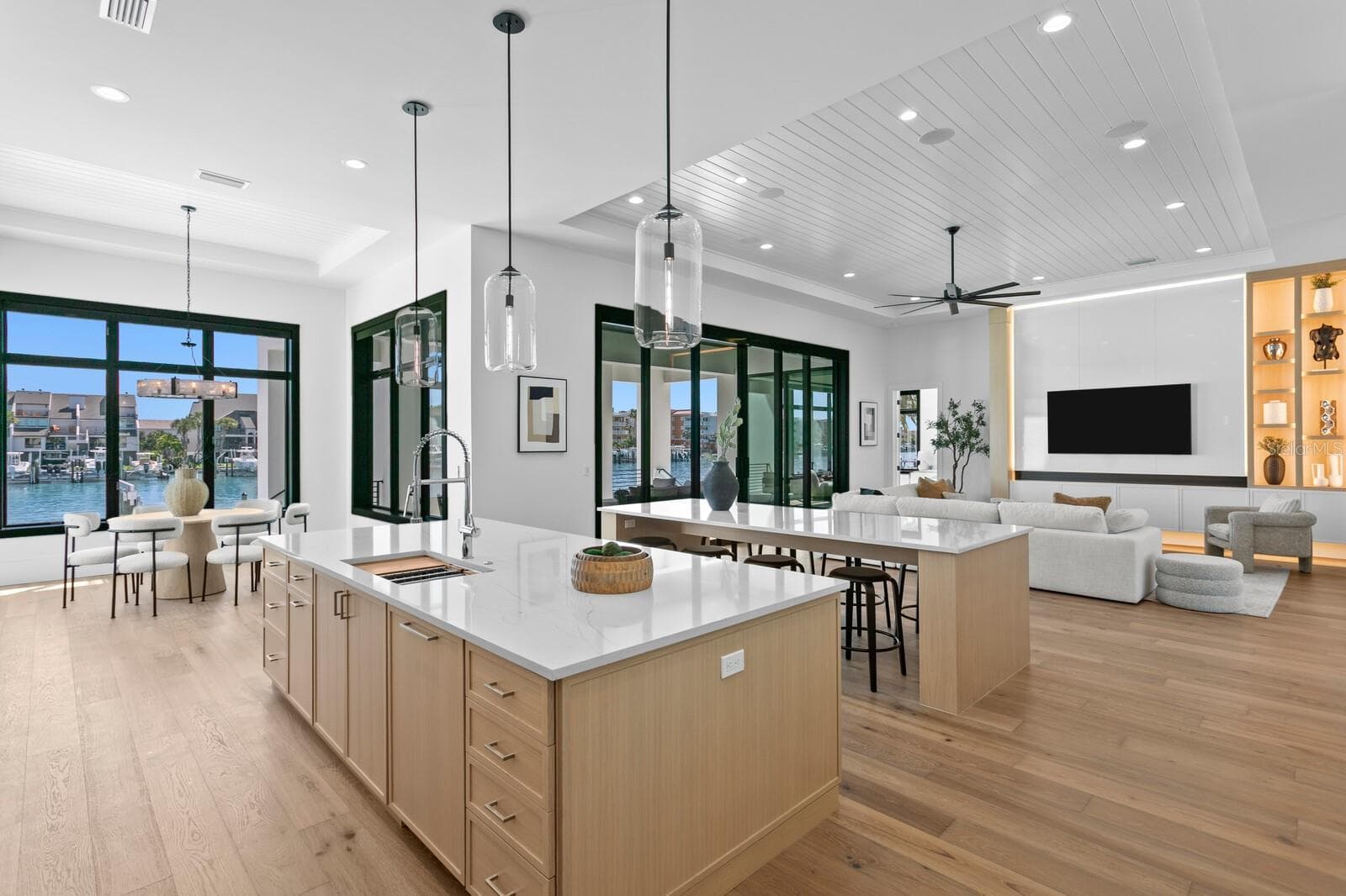 500 Barcelona Drive photo 05