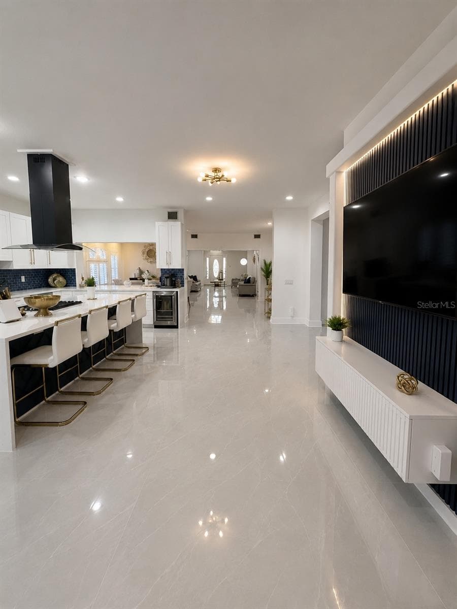 452 Bath Club Boulevard N photo 04