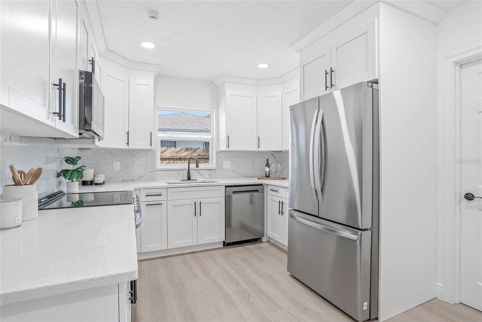 4720 Mohegan Road photo 07