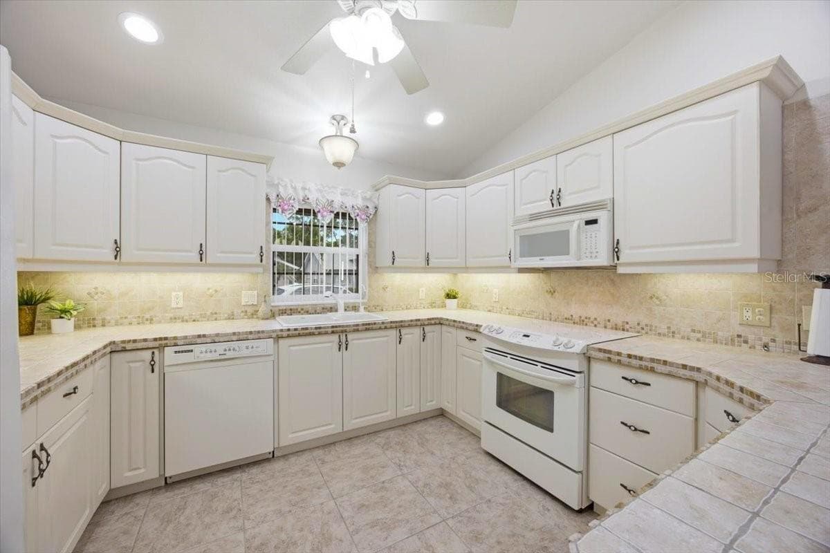 477 Sweetwater Way photo 03