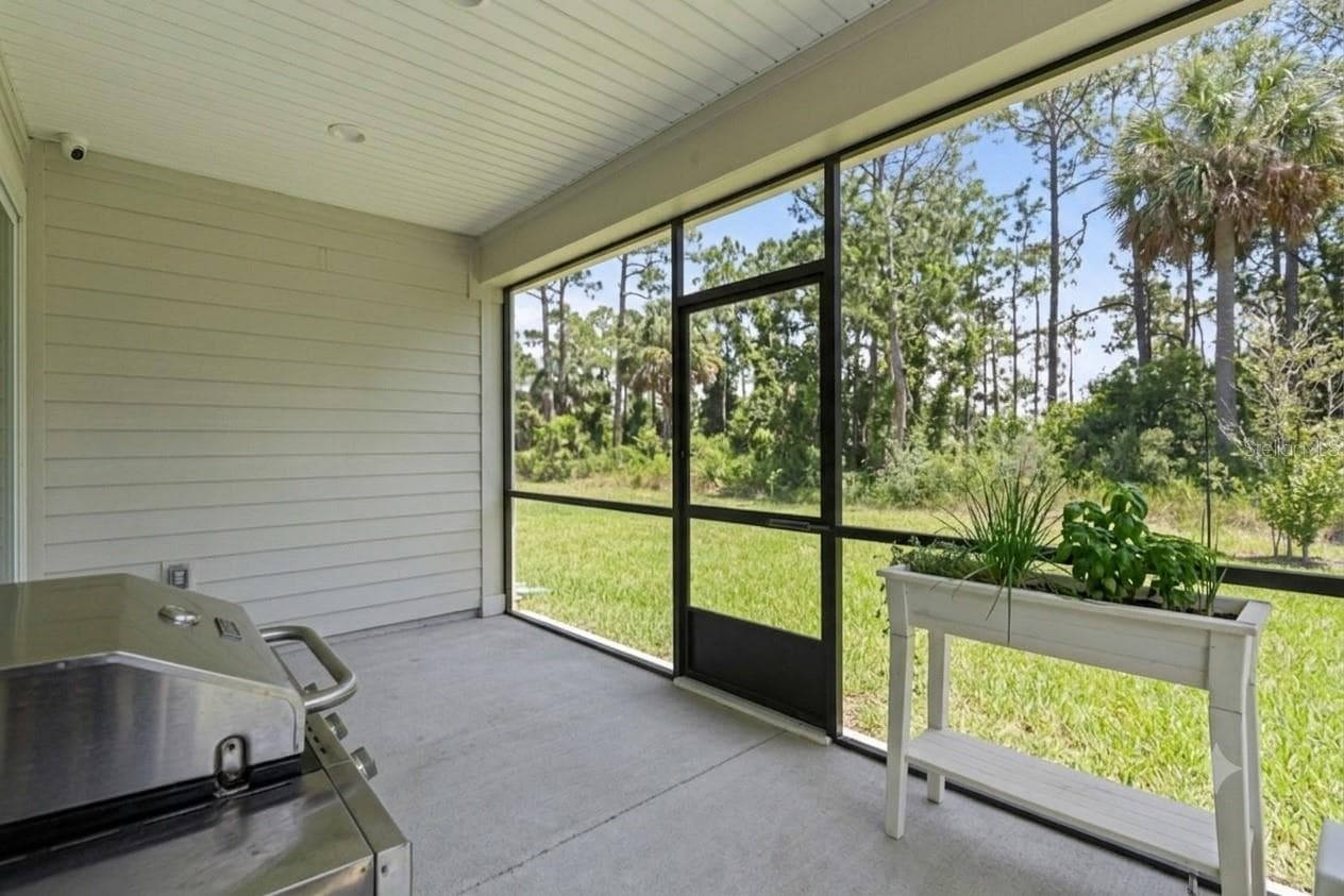 6 Signet Circle photo 04