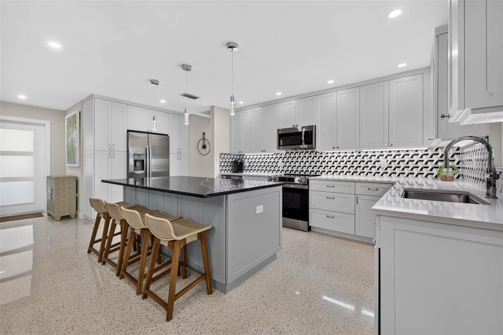 819 59th Avenue photo 05