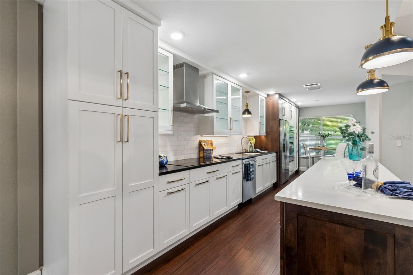 460 Date Palm Court NE photo 05