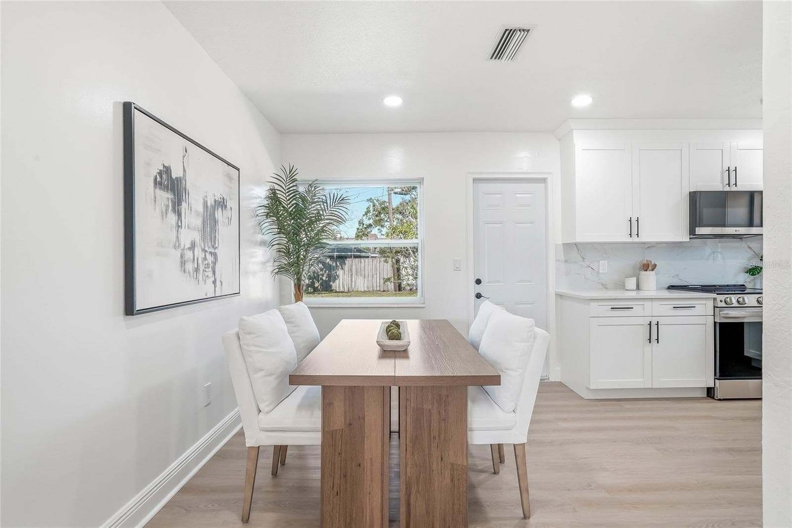 4720 Mohegan Road photo 05