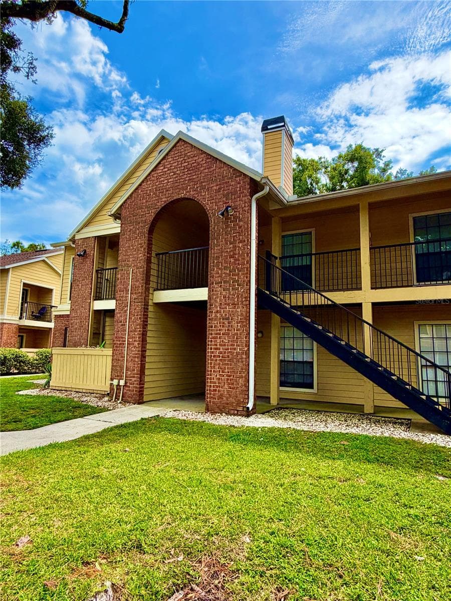 8643 Mallard Reserve Drive 202 photo 01