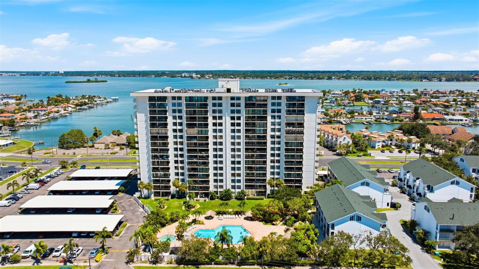 400 Island Way 701 photo 06
