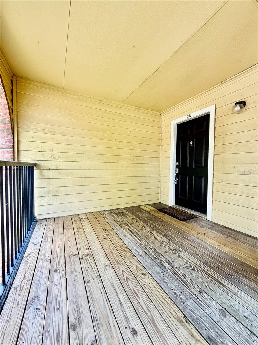 8643 Mallard Reserve Drive 202 photo 03
