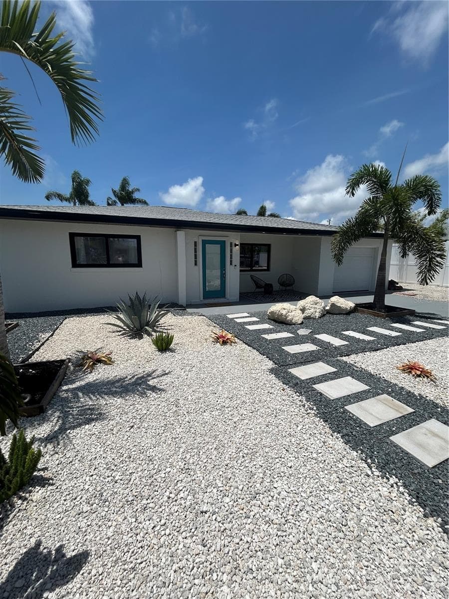 855 Boca Ciega Isle Drive photo 01
