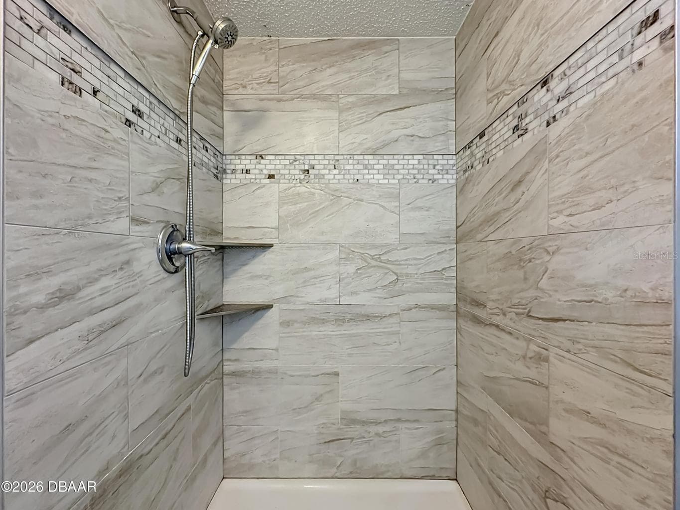 235 Clearwater Road photo 06