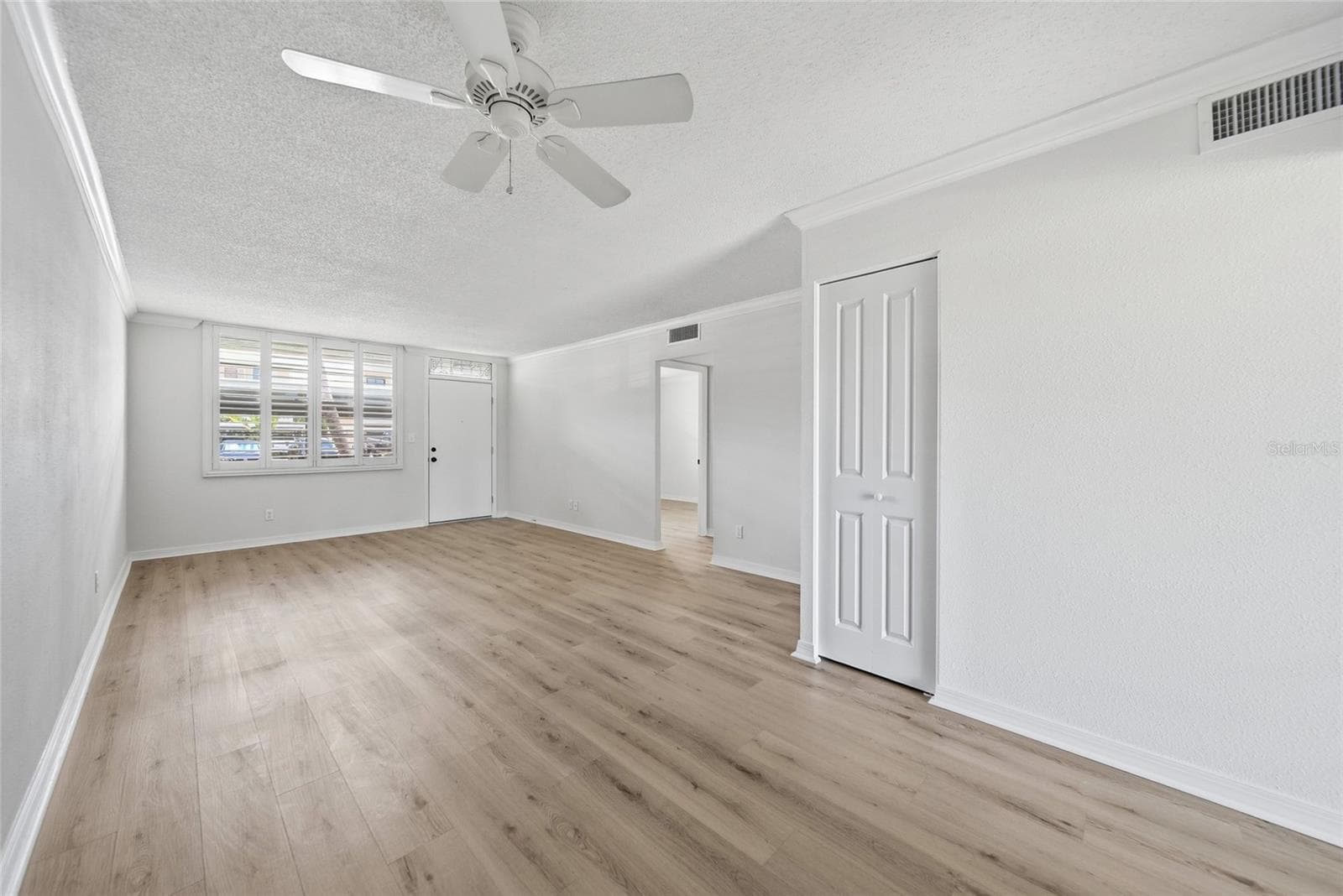 4895 Bay Street NE 101 photo 06