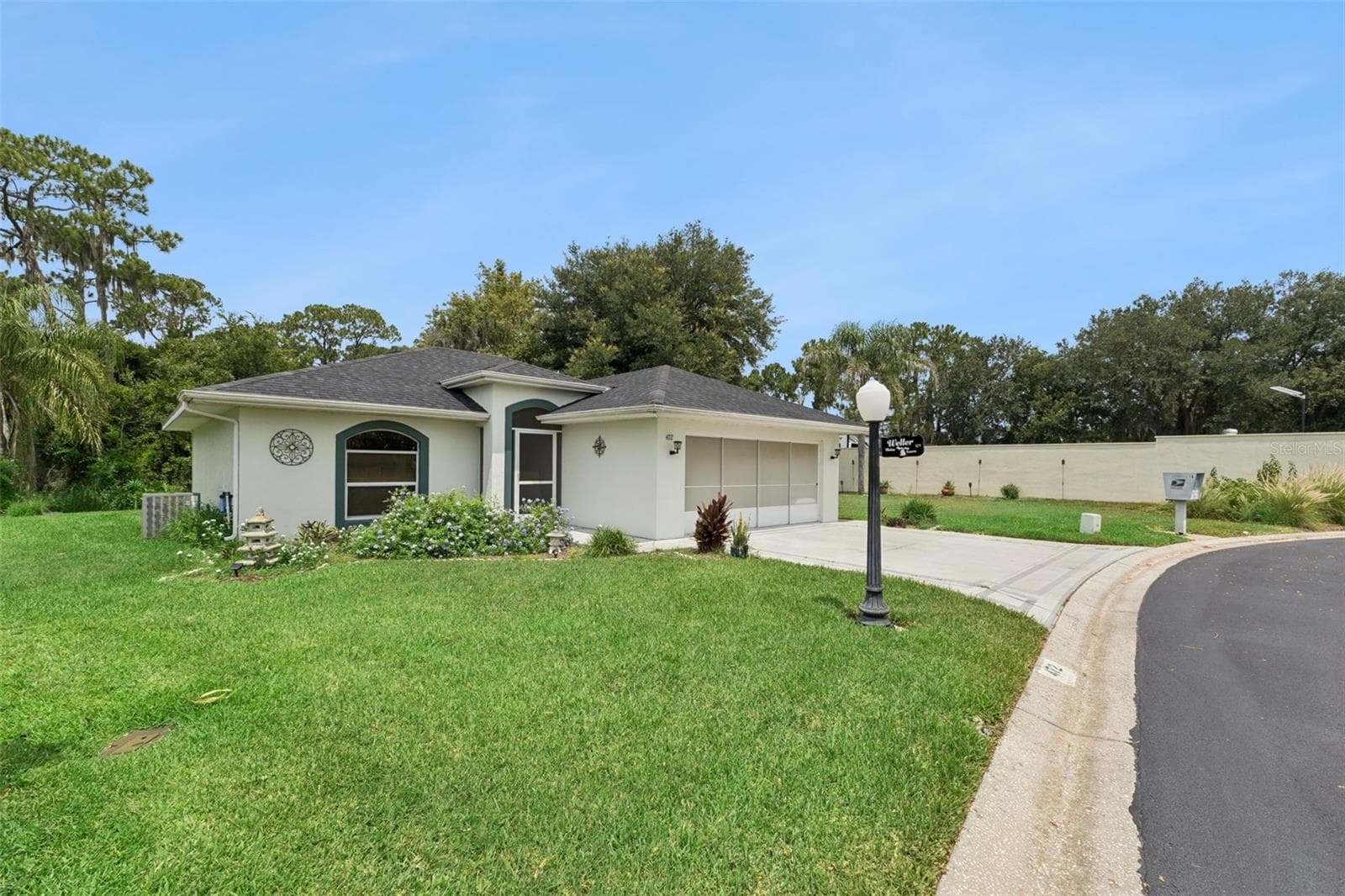 472 Sweetwater Way photo 02