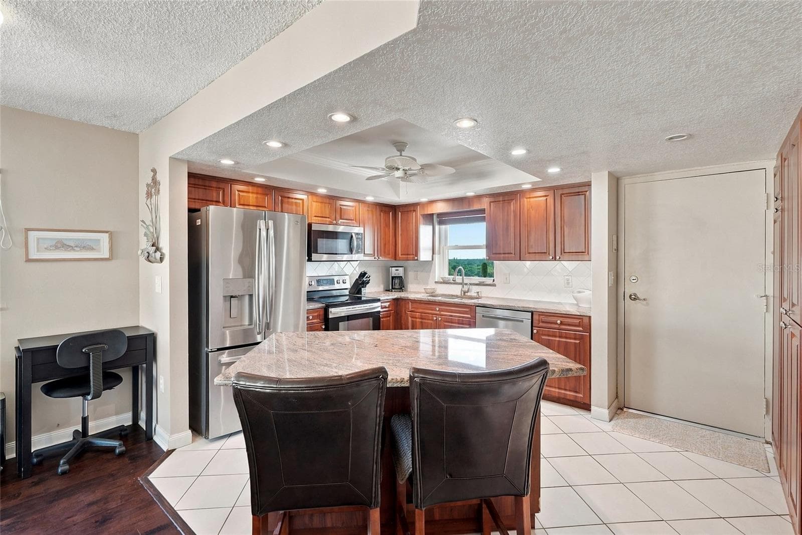 4550 Cove Circle 1009 photo 04