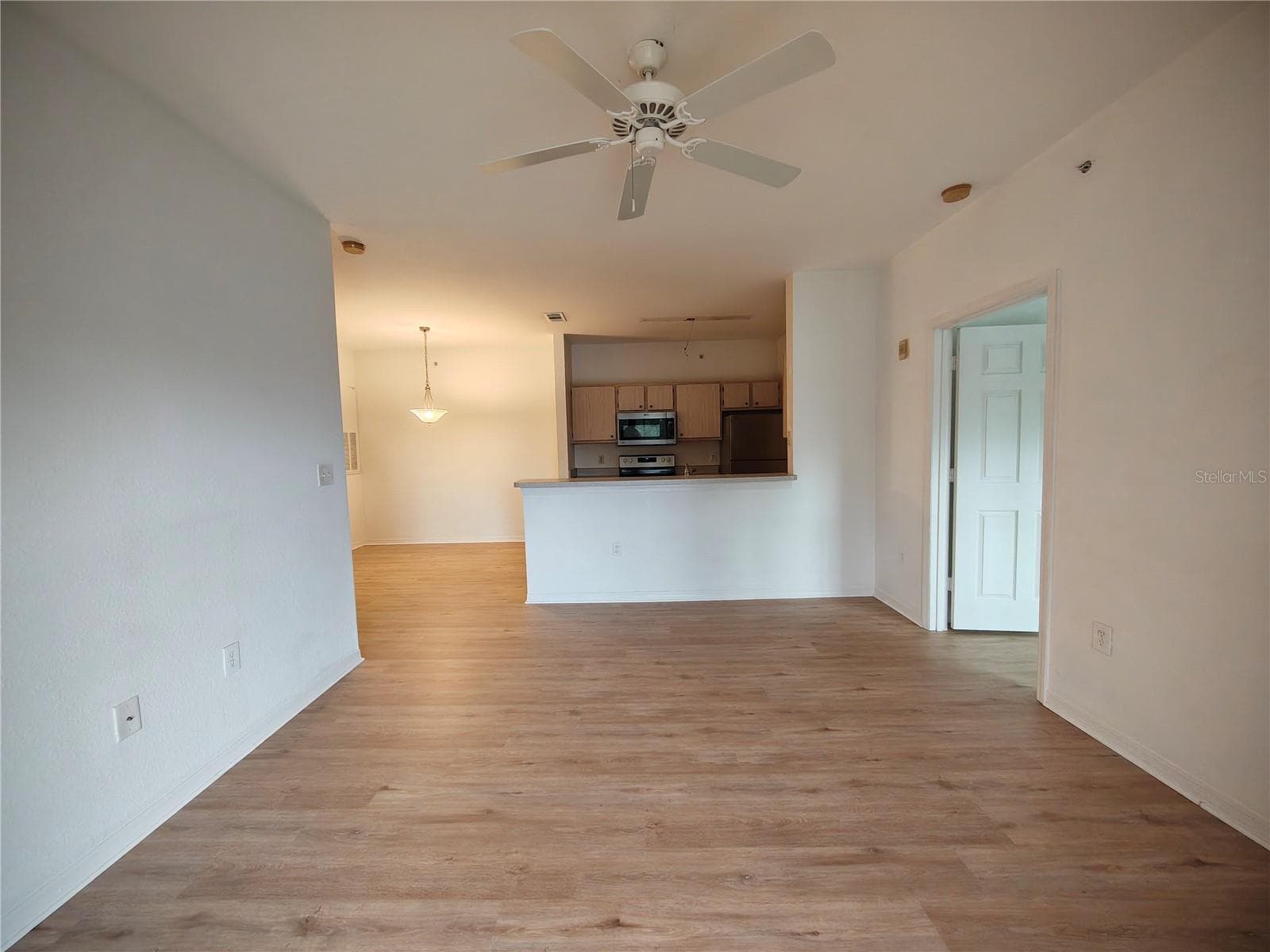 5471 Vineland Road 7308 photo 02
