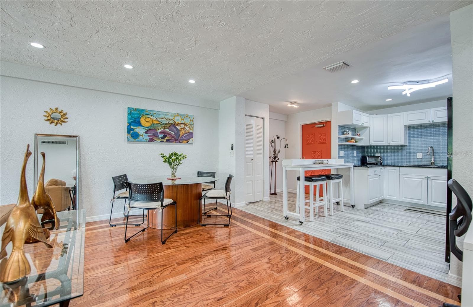 4681 1st Street NE 301 photo 03