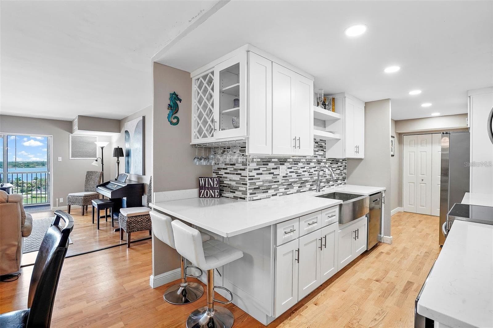 10355 Paradise Boulevard 1010-1011 photo 04