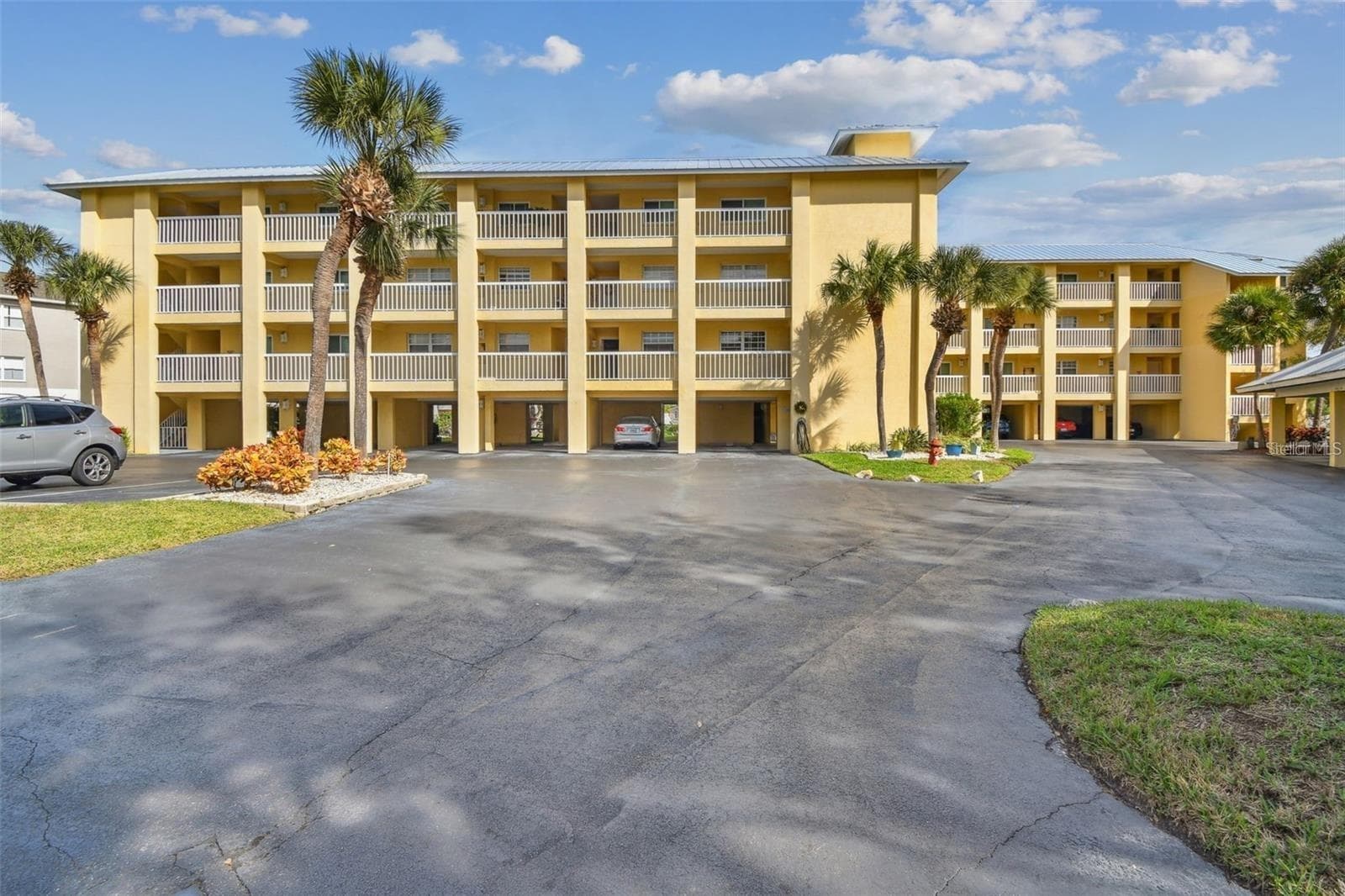 1125 Pinellas Bayway S 302