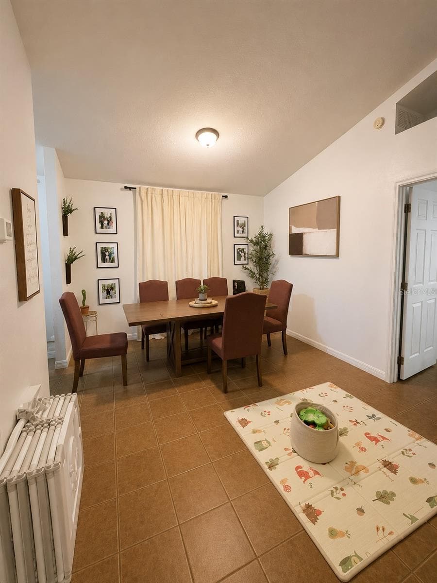 2113 N Normandy Boulevard photo 04