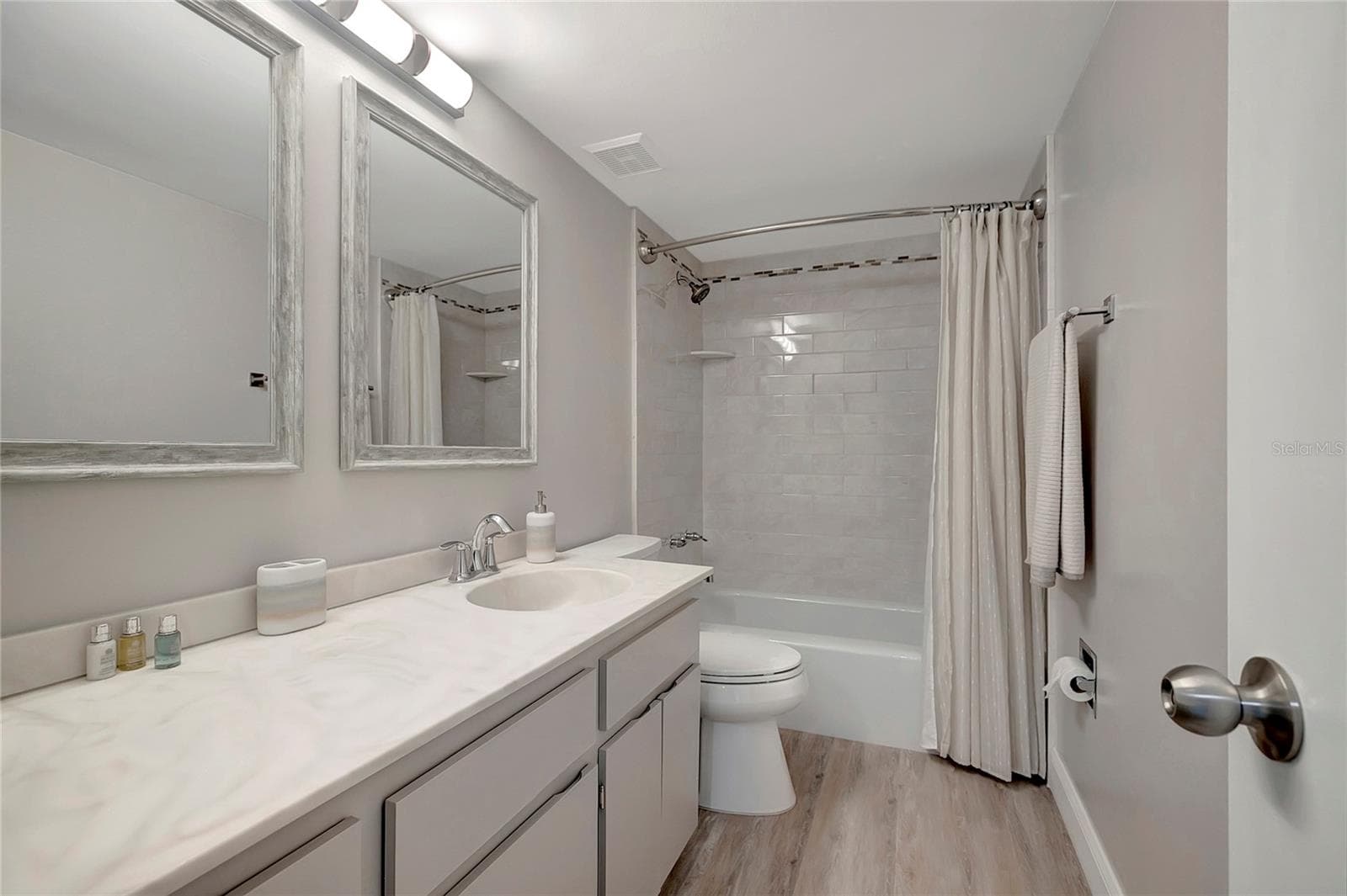 400 64th Avenue 202 photo 06