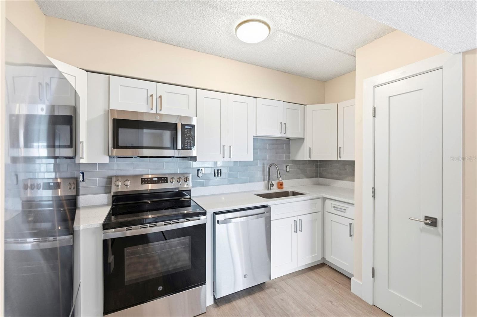 10365 Paradise Boulevard 1 photo 06