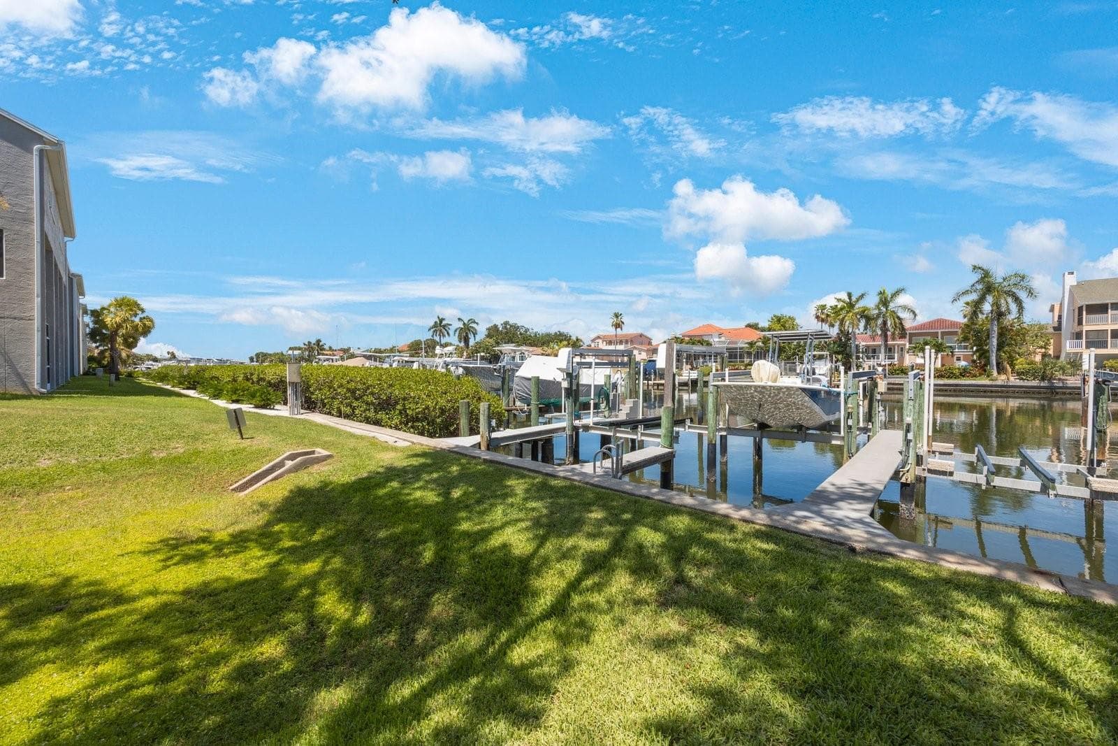 1125 Pinellas Bayway S 305