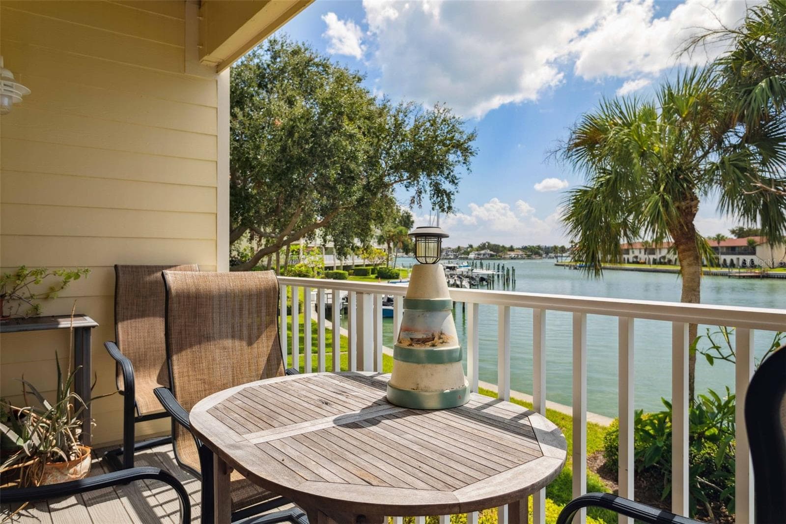 459 Haven Point Drive photo 02