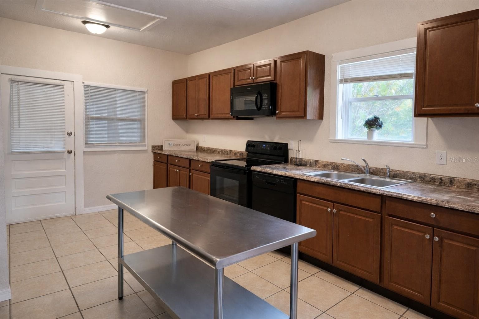 231 Avenue A NE photo 06