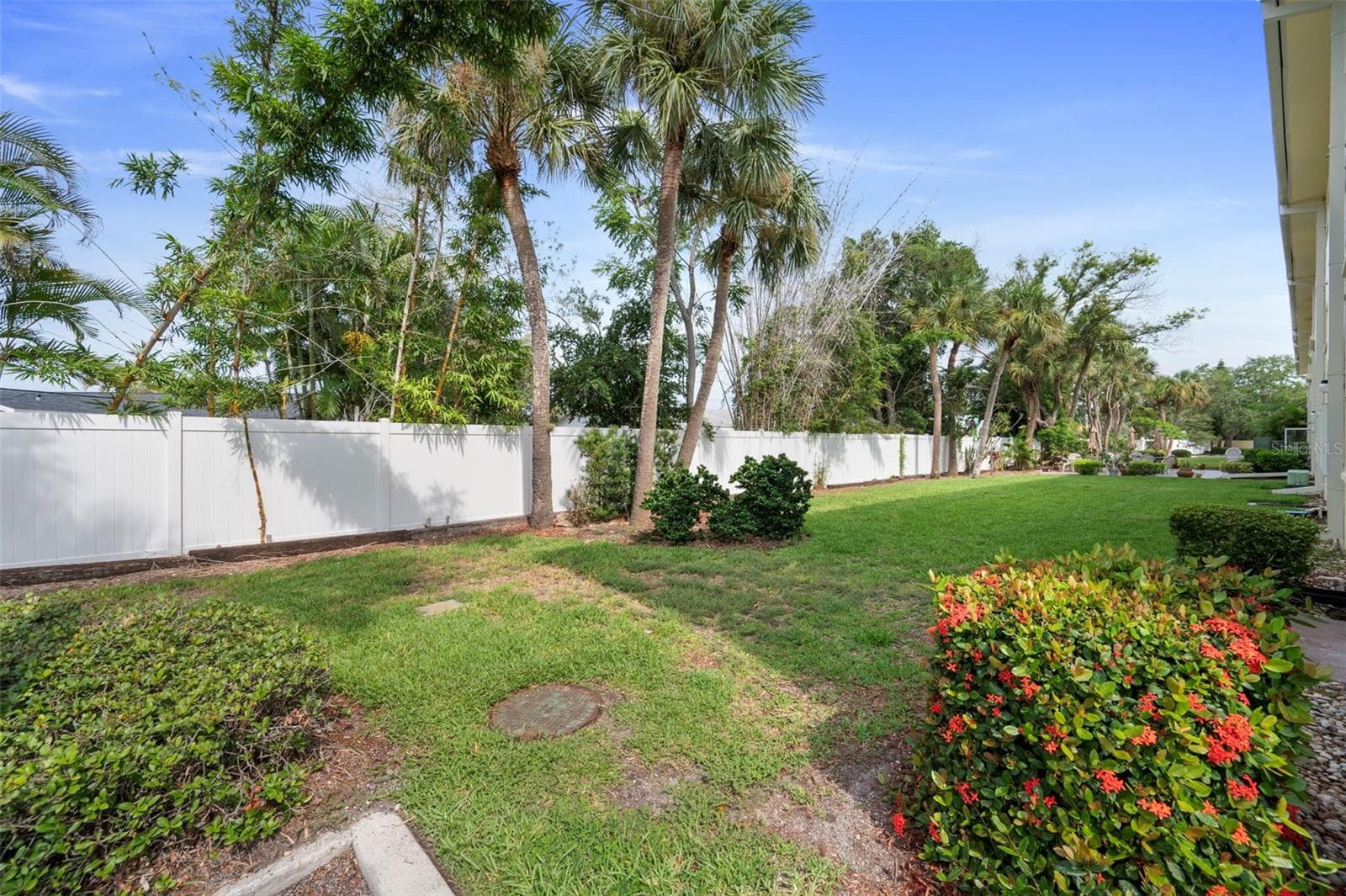 4780 Cove Circle Street 103 photo 06