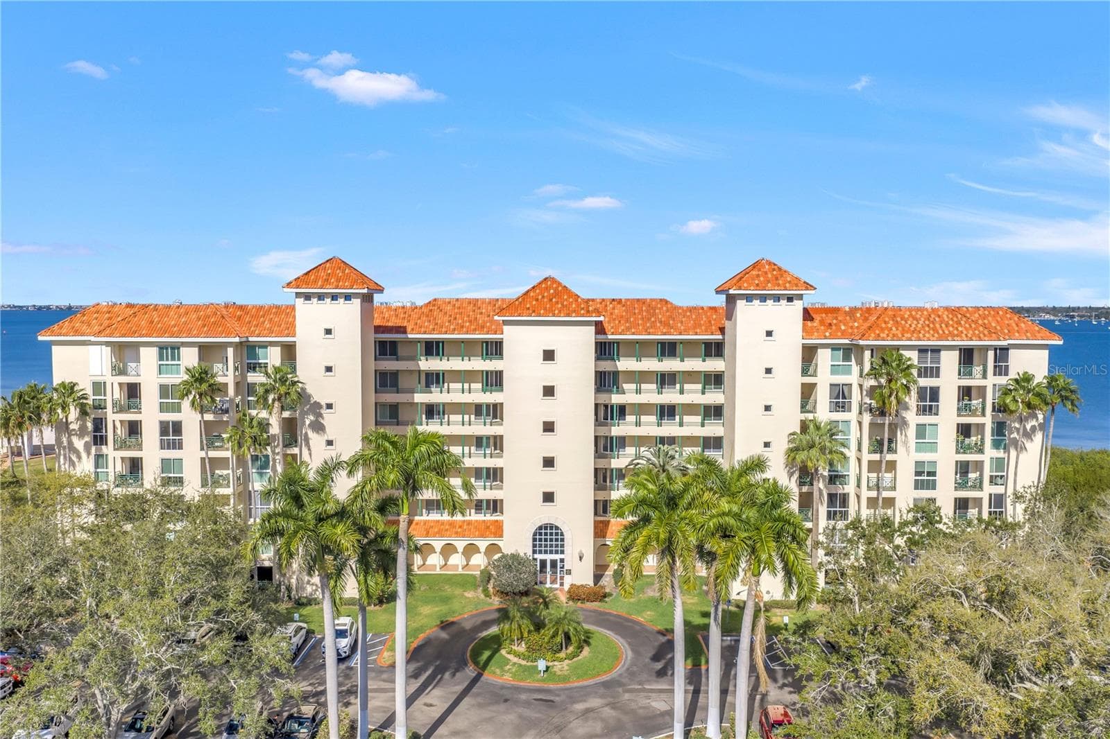 4737 Dolphin Cay Lane S 401