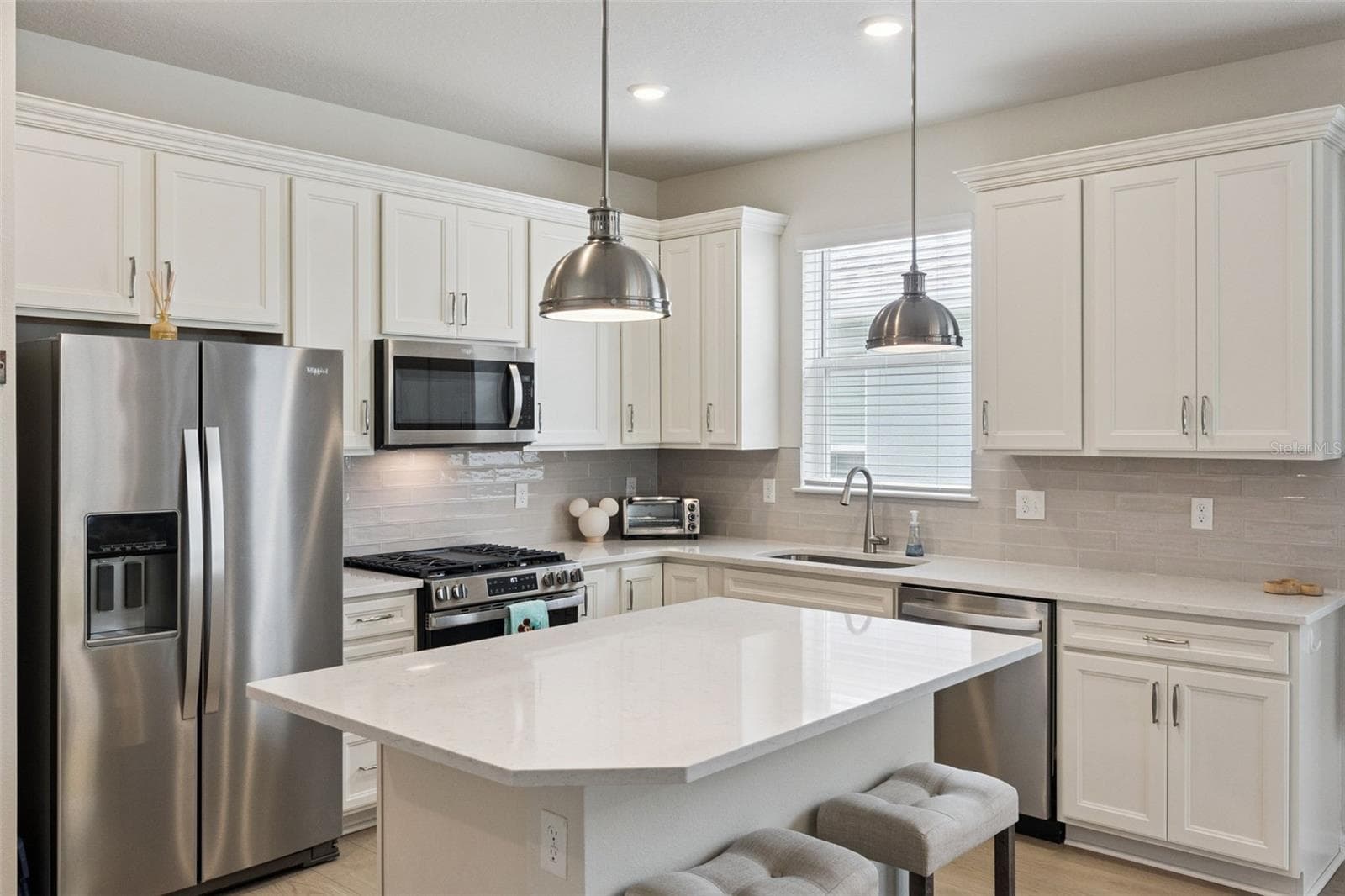 15819 Gem View Street photo 05
