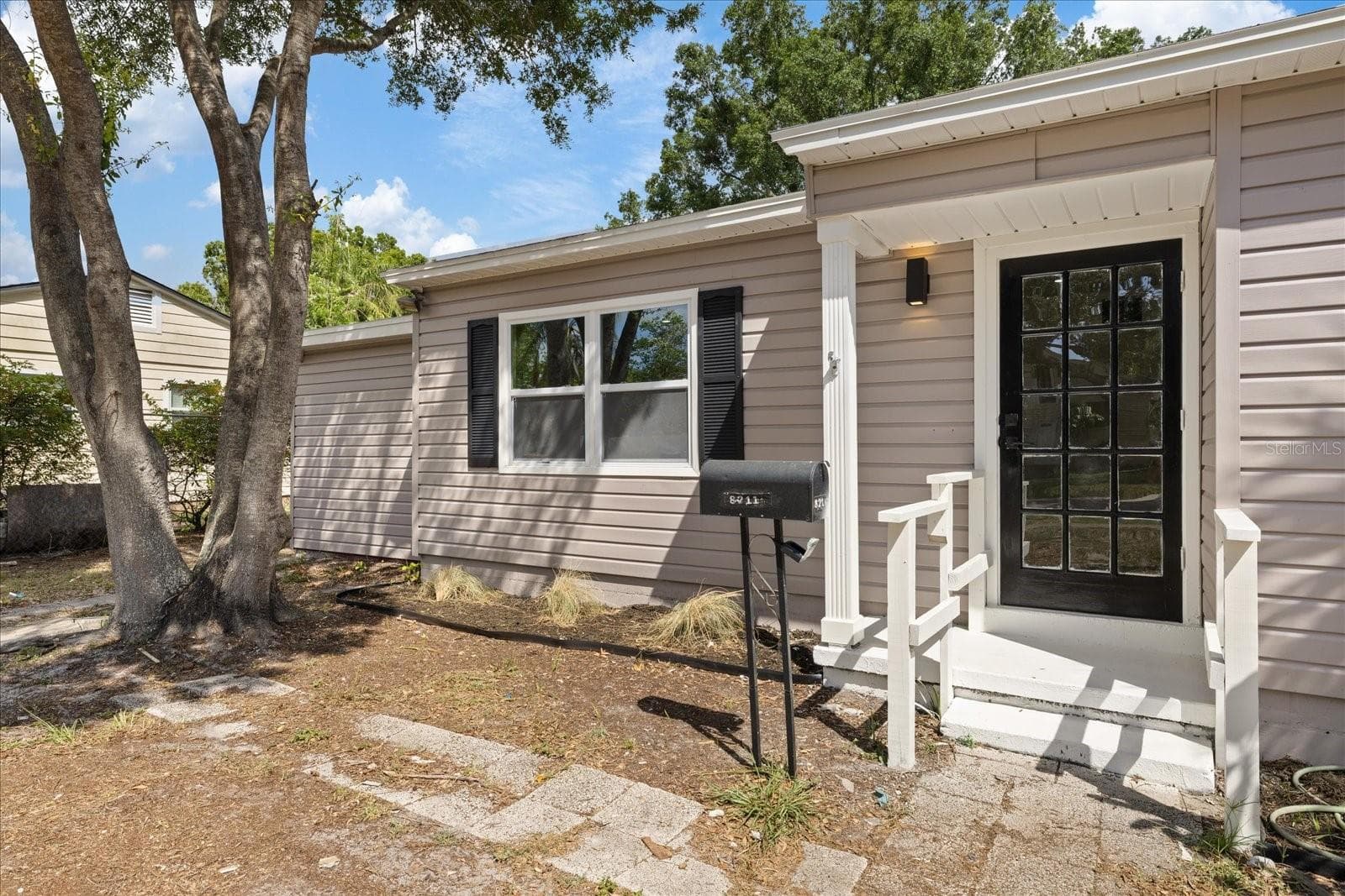 8211 Diagonal Road N photo 04