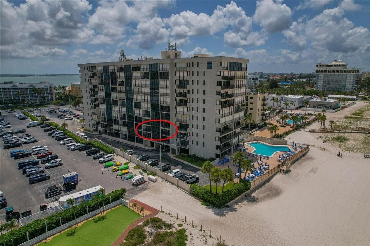 5396 Gulf Boulevard 304 photo 03
